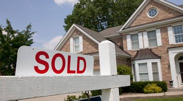 How Does the Process of Selling My House Fast in Valrico, FL Work with Revival Home Buyer?
